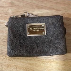Michale Kors wristlet